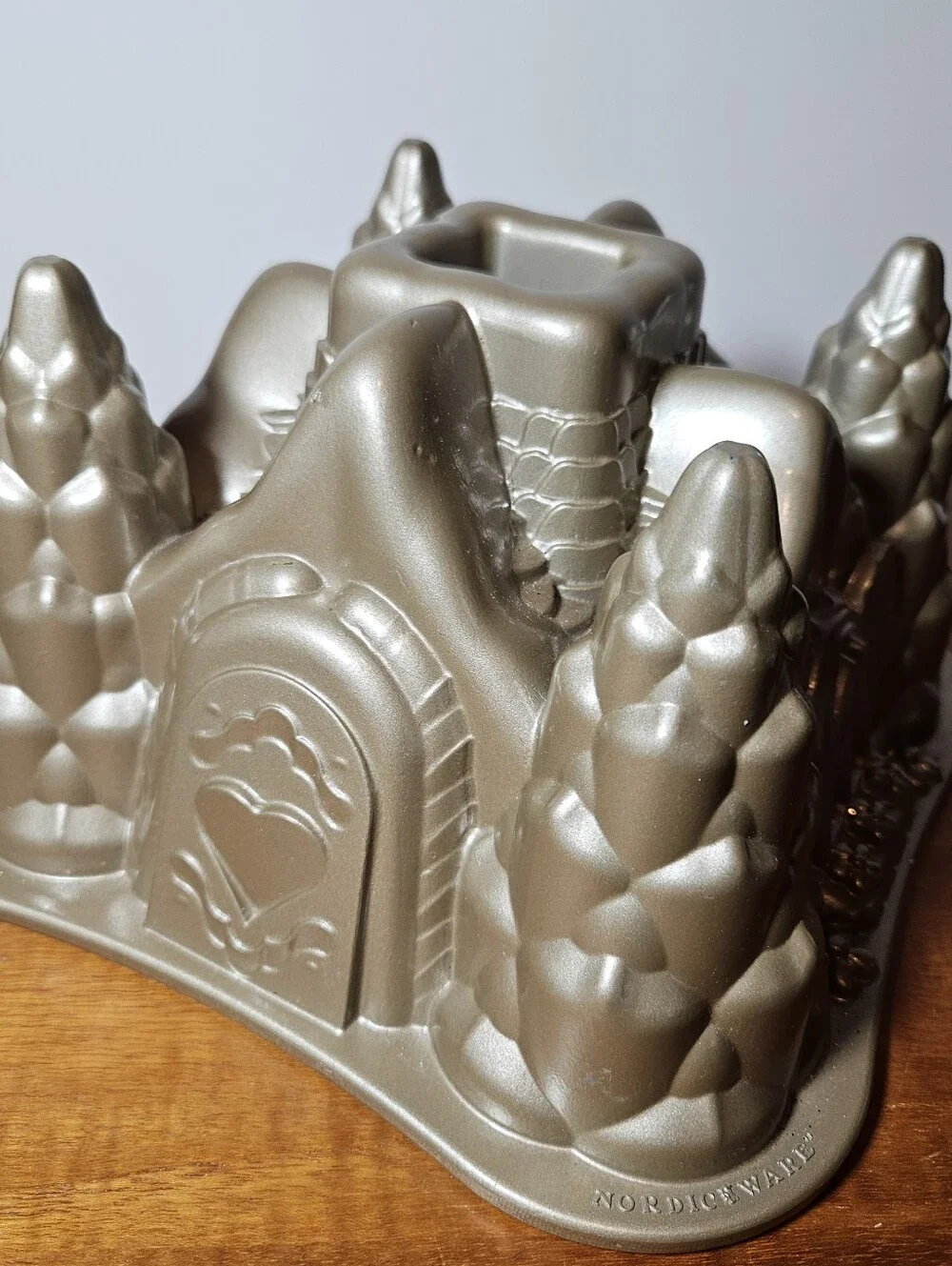 Nordic Ware Hansel & Gretel Bundt Cake Pan Mold Gingerbread Castle Cottage